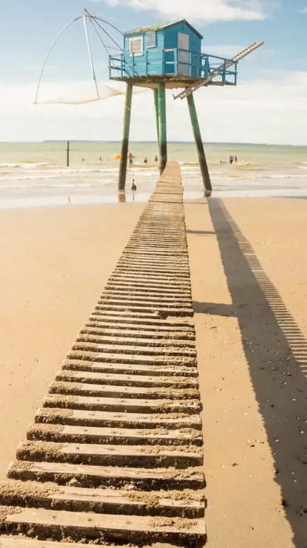 no-square Cabane de pêche sur pilotis au bord de mer
